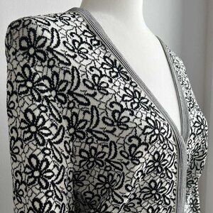 Vintage Jones New York Black & Off-White Floral Jacquard Knit Cardigan – US S